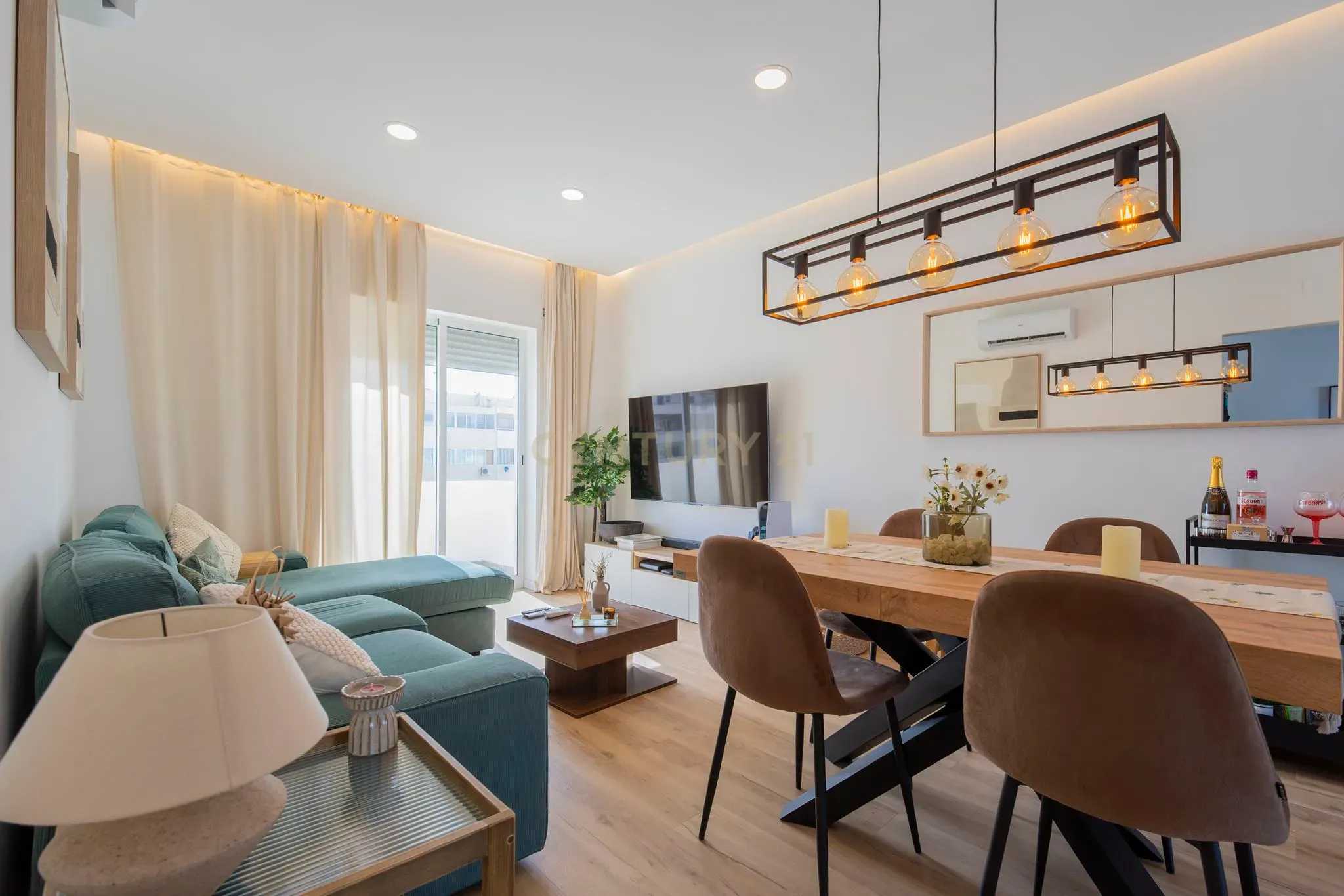Apartamento T1 com Terraços e Vista Panorâmica em Olhão