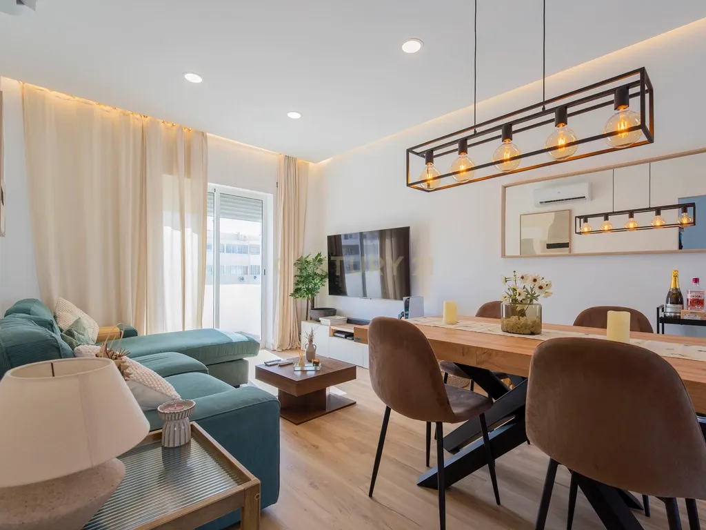 Apartamento T1 com Terraços e Vista Panorâmica em Olhão - Image 1