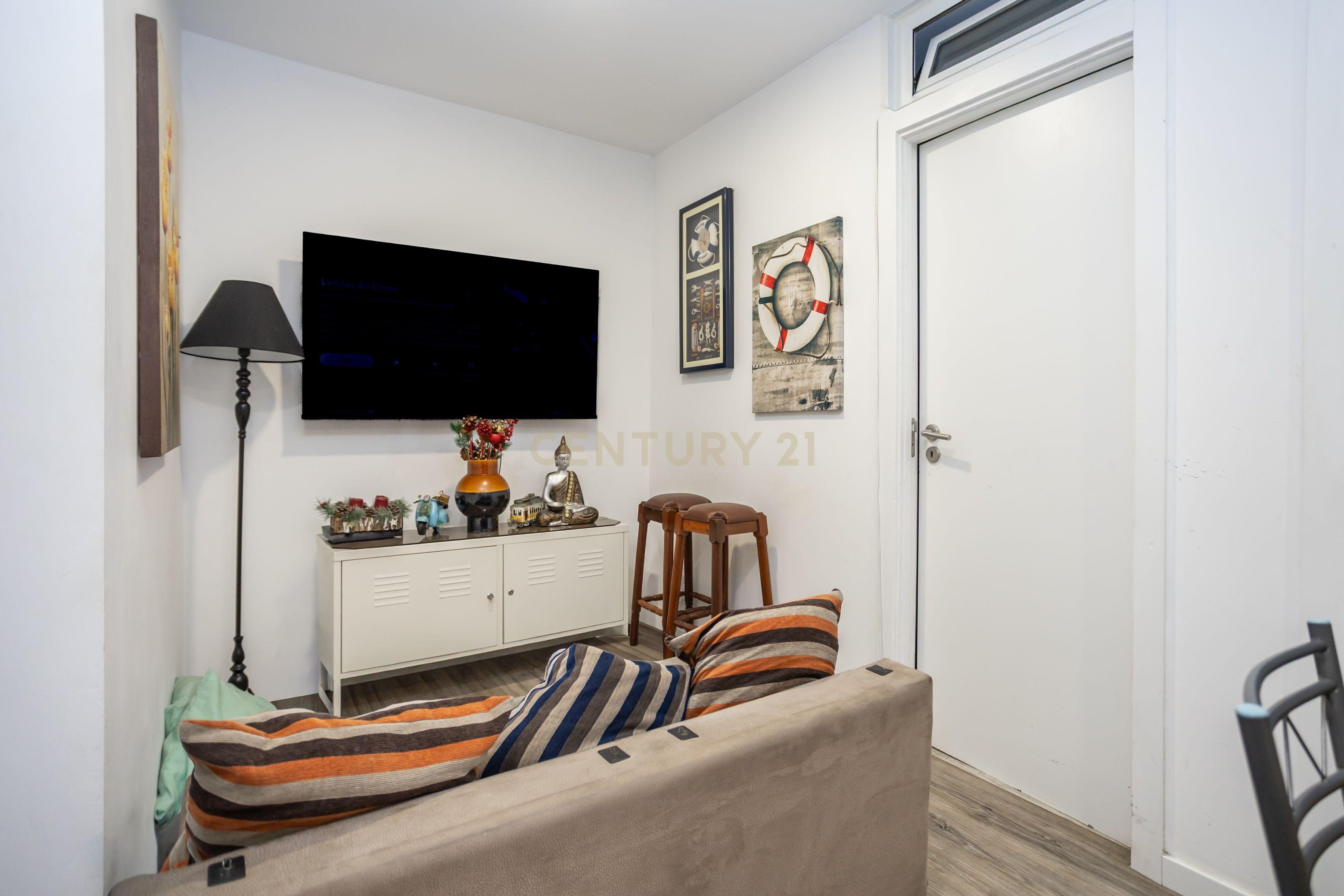 Fotografia 7 de Espaço Comercial com Potencial para Habitação
