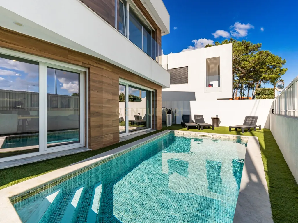 Moradia T4 Contemporânea com piscina, na Aroeira, perto do golf e praias - Image 2