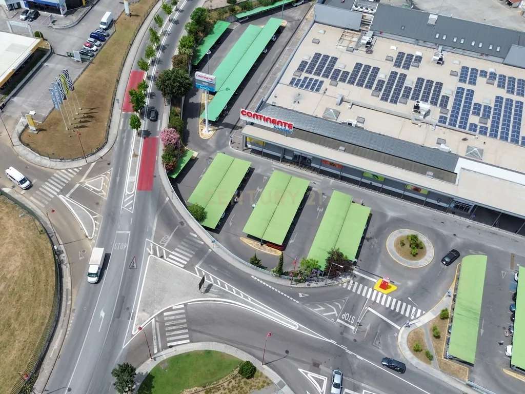 Apartamento T3 com garagem e arrecadação em Abrantes - Image 35