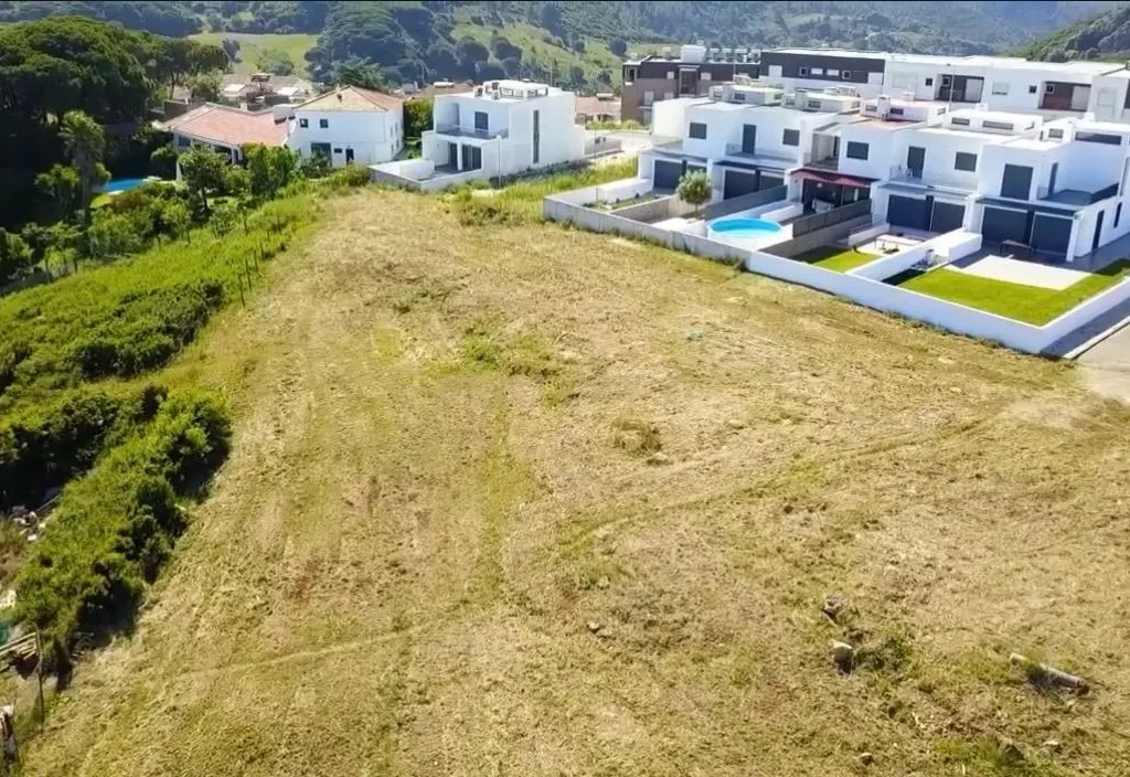 Terreno Urbano com 13.600m2 em Sesimbra - Image 3