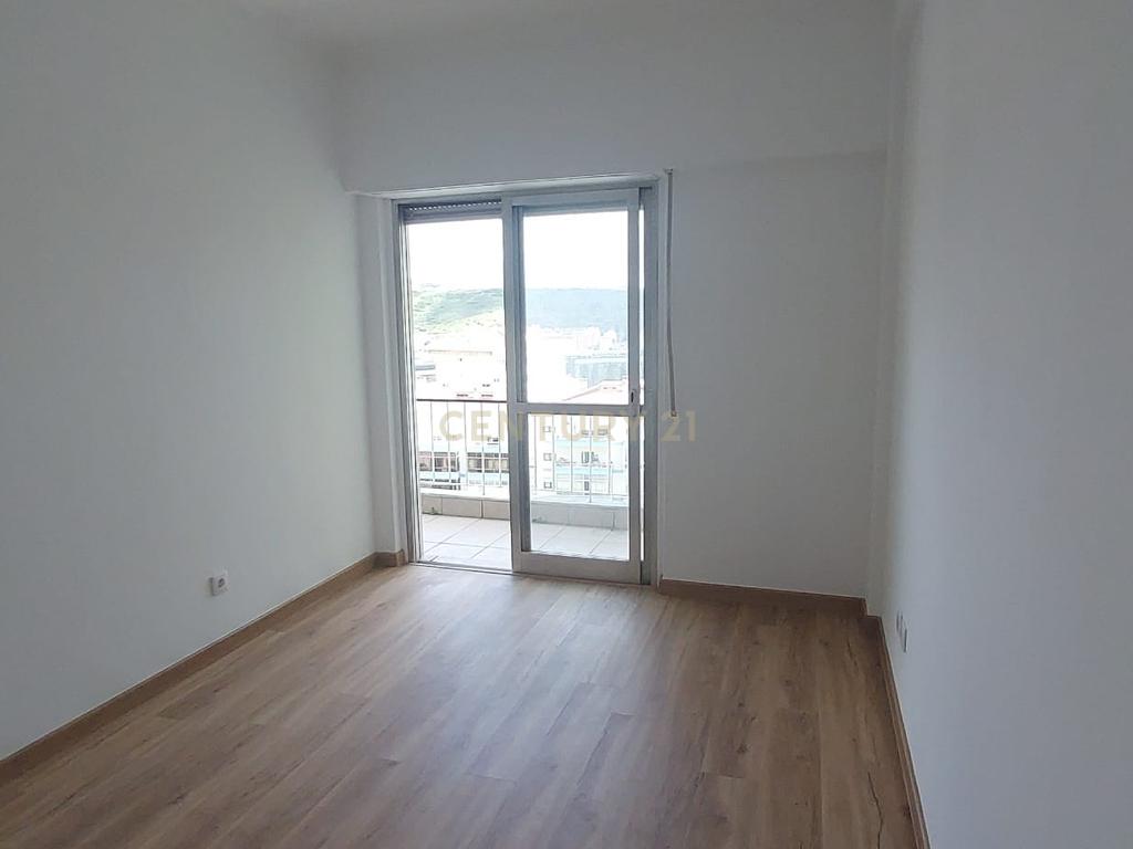Apartamento T2 Renovado com cozinha equipada -  Odivelas  - Image 10