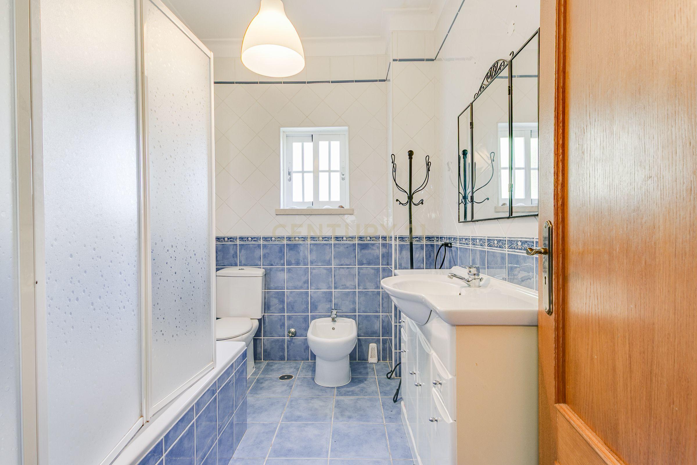 Moradia Rural T4 com Piscina e Jardim — Entre Setúbal e Lisboa - Image 34