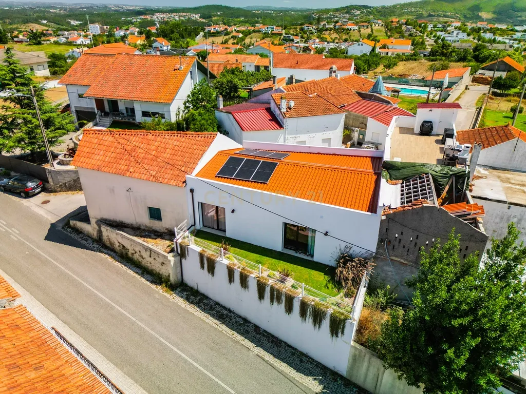 Moradia T3 em Leiria com terraço e churrasqueira - Image 28