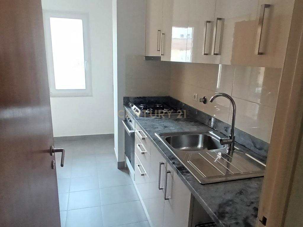 Apartamento T3 em Santo António dos Cavaleiros – Arrendamento - Image 5