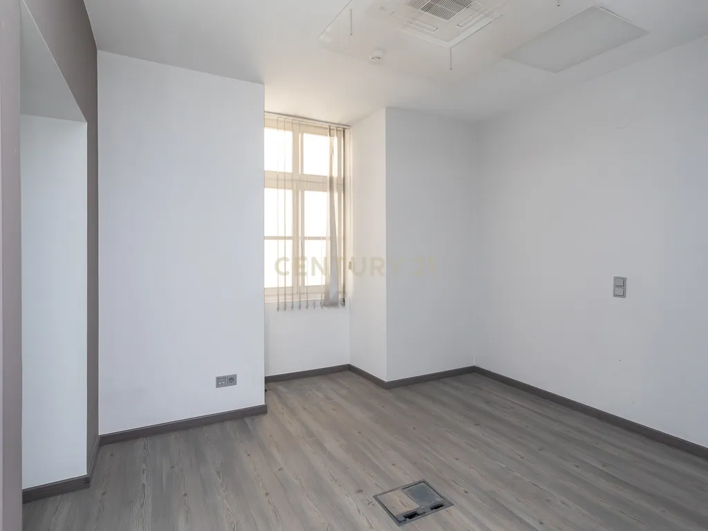 Escritório com 160 m2 | Rua de Alfandega, Baixa Pombalina, Lisboa - Image 15