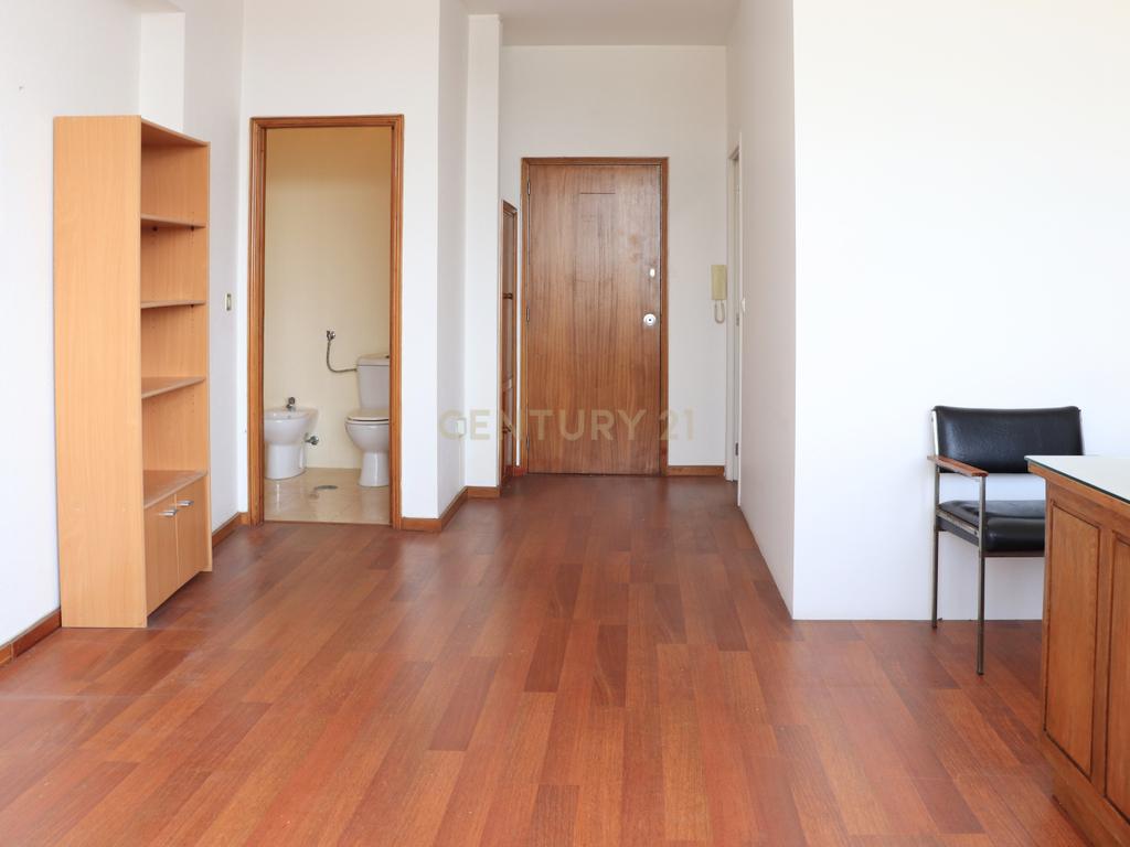 Escritório para Arrendamento no Centro de Matosinhos – Localização de Excelência! - Image 7
