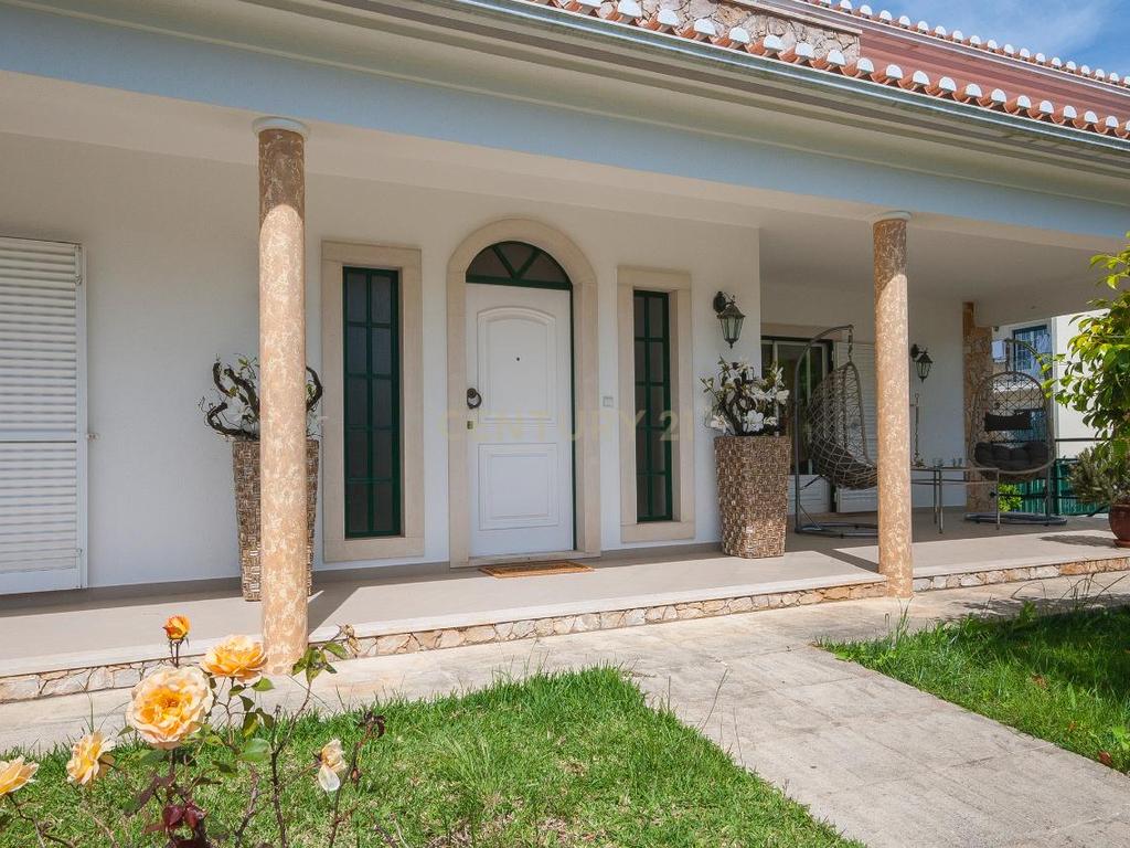 Moradia com 480m2 e piscina, na Ericeira - Image 3