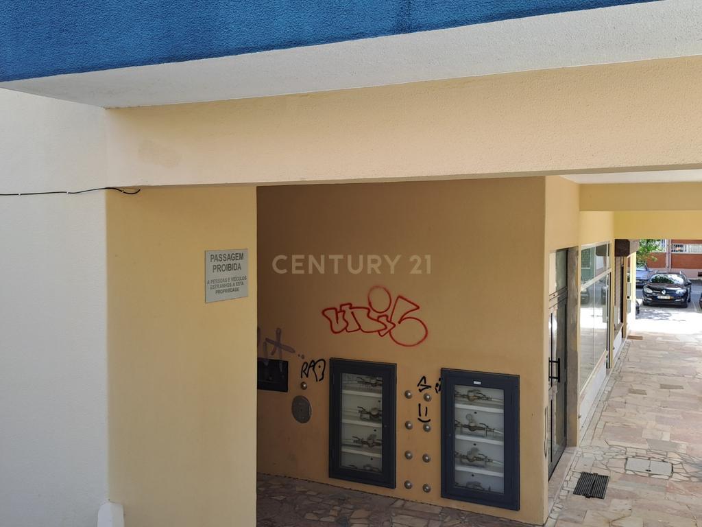 Apartamento T4 na Rua Gil Vicente - Parede - Image 34