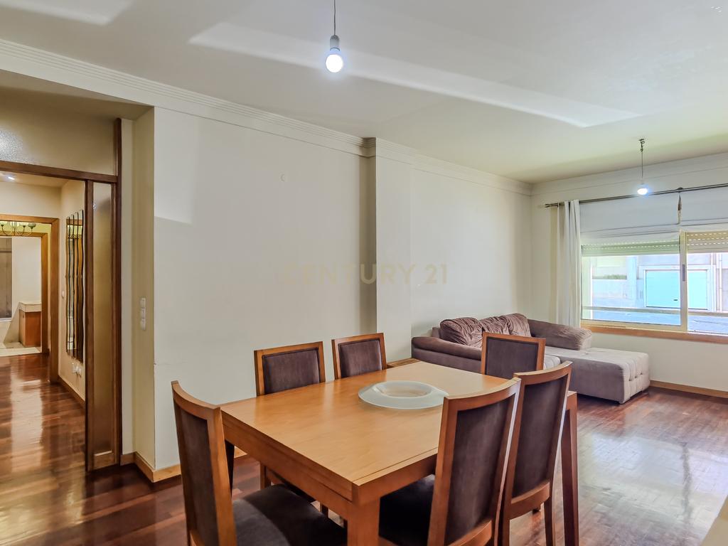 Apartamento T2 em Gondomar com Elevador e lugar de Garagem - 90m² - Image 4