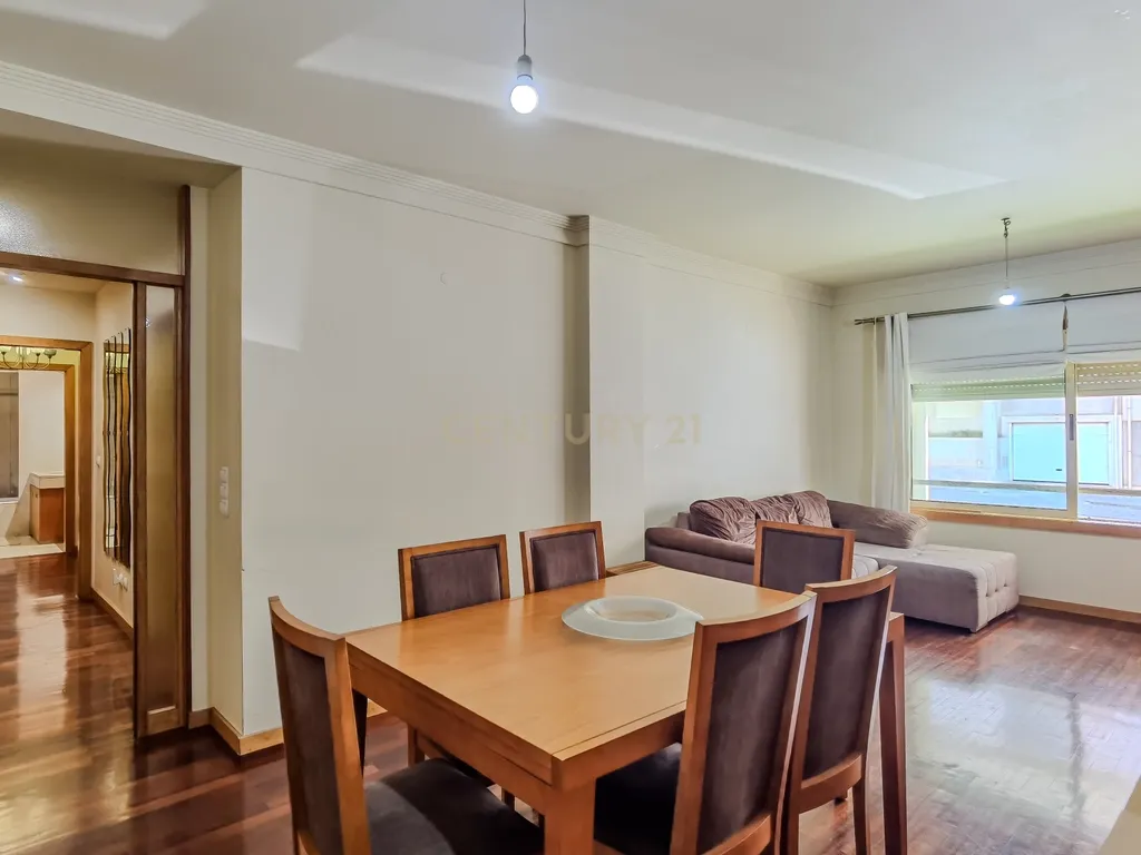Apartamento T2 em Gondomar com Elevador e lugar de Garagem - 90m² - Image 4