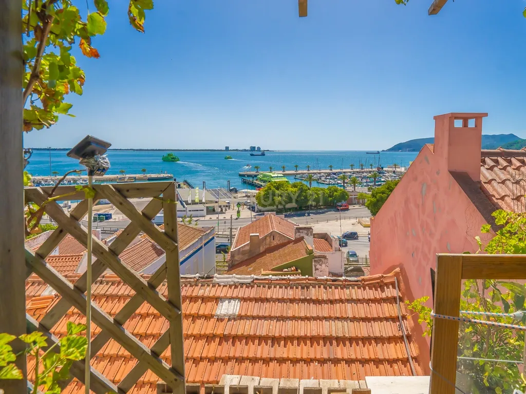 Apartamento com charme em Setúbal com uma vista soberba para o rio e terraço - Image 37