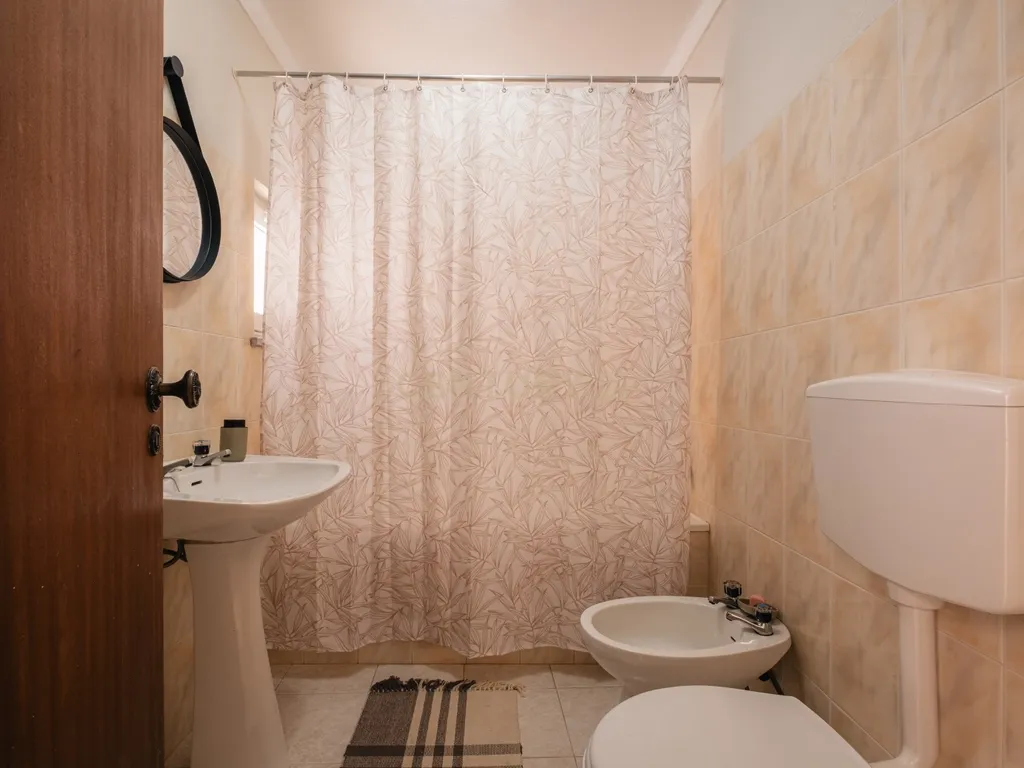 Moradia Renovada em Serpins, Lousã com 3 Casas de Banho - Image 34