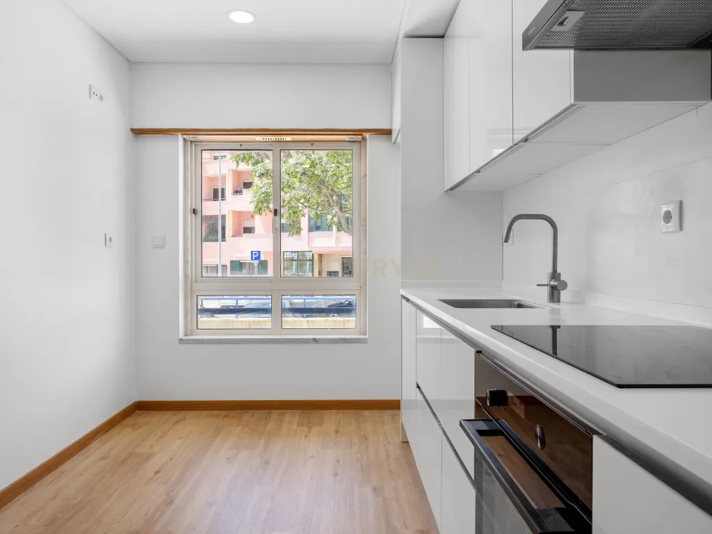 Apartamento T2 Renovado com Terraço de 48 m² e Box para 2 Carros em Carcavelos – a 8 minutos da praia - Image 19