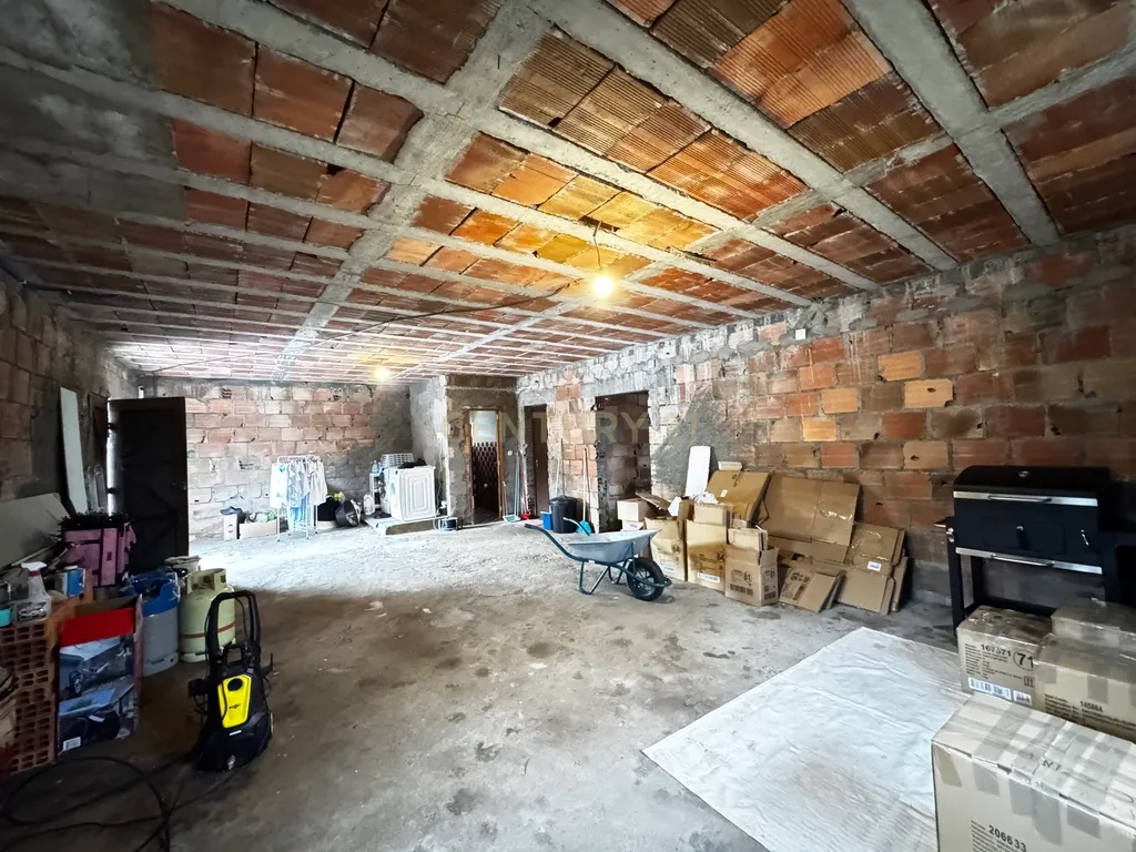 Moradia T3 Renovada em Fragoso - Image 20