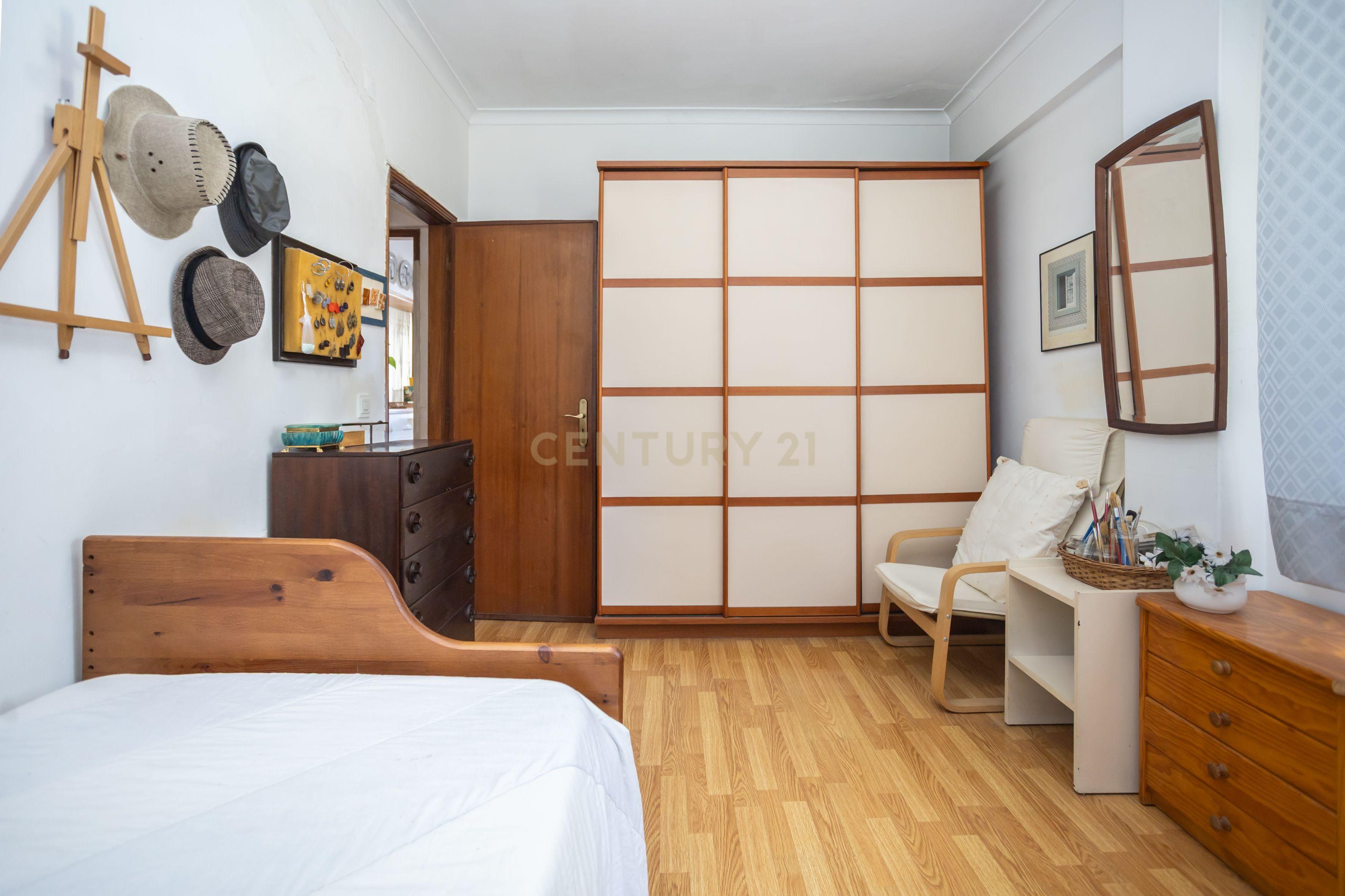 Fotografia 8 de T2 com Excelente Potencial de Investimento na Arrentela, Seixal