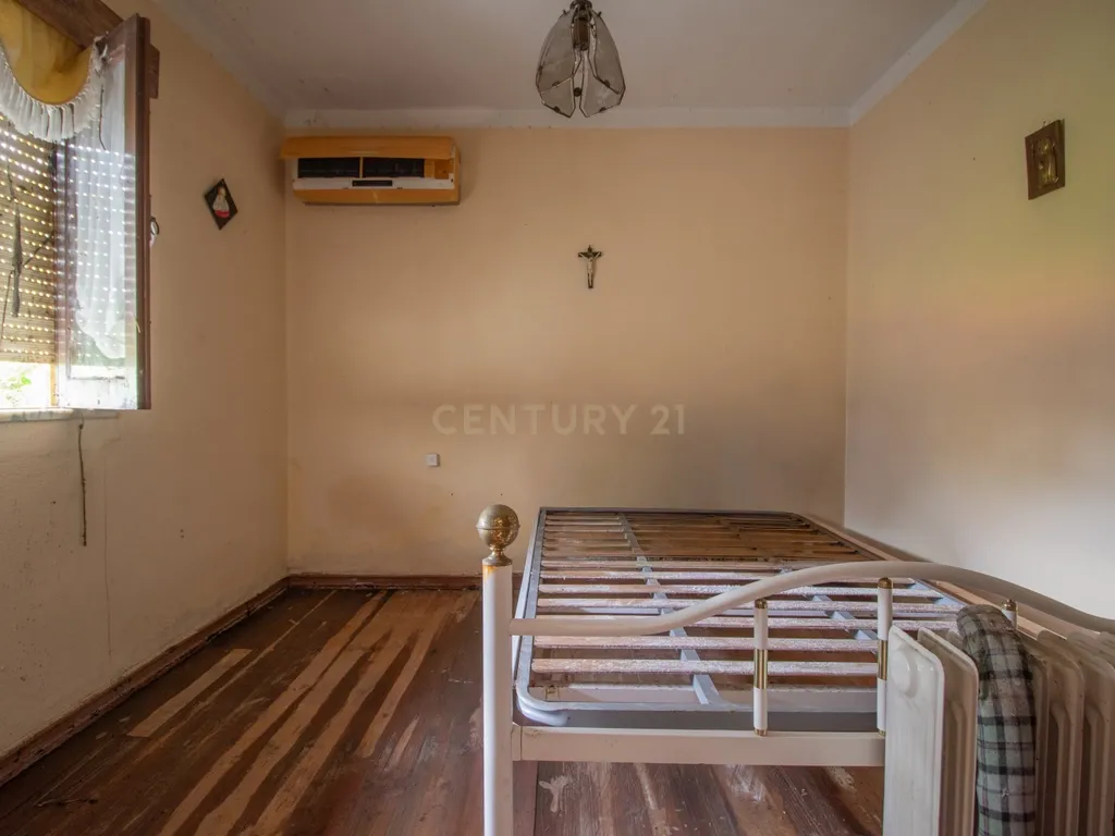 Moradia T4 com Garagem e Quintal em Chão de Couce – Oportunidade com Potencial em Ansião - Image 10