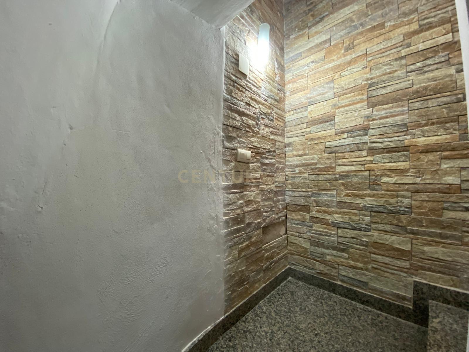  - Image 12