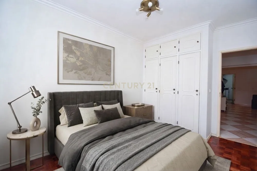 Apartamento T2 com terraço na Quinta do Barão – Carcavelos - Image 8
