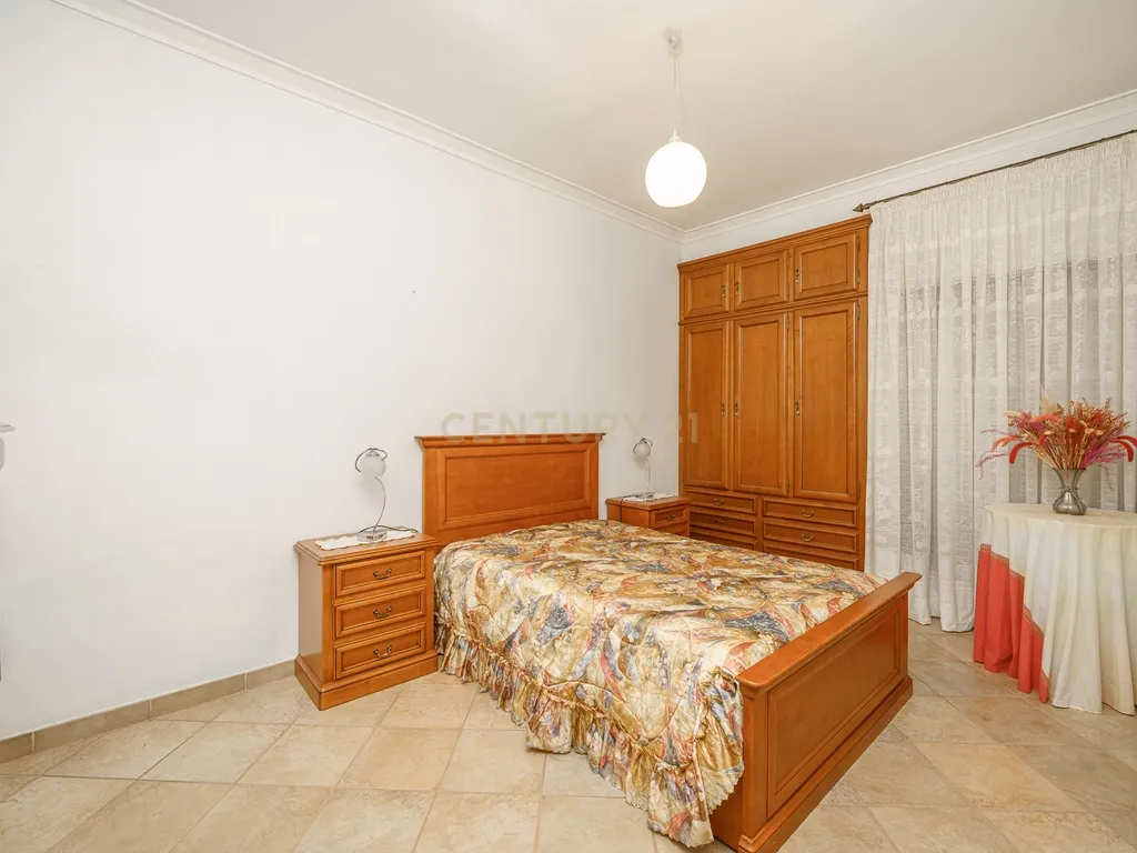 Apartamento T2 na Moita com 2 Varandas e Ponto de Carregamento para Veículos Elétricos - Image 14