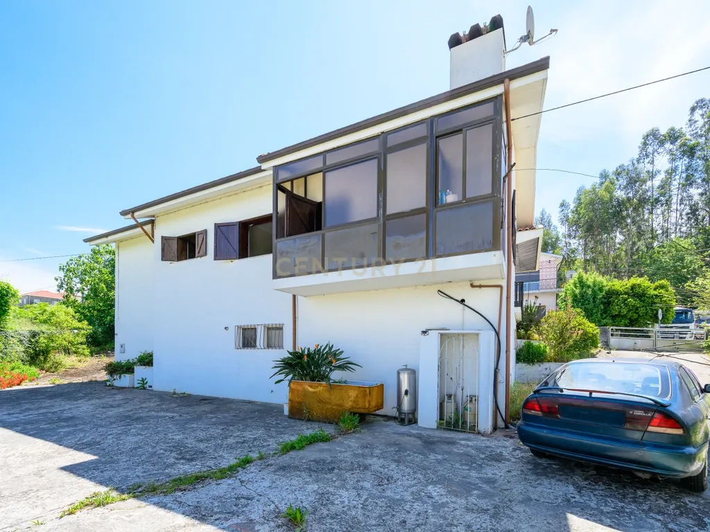 Descubra Esta Moradia T3 em Penafiel com Cave, Jardim e Acessos Excelentes - Image 9