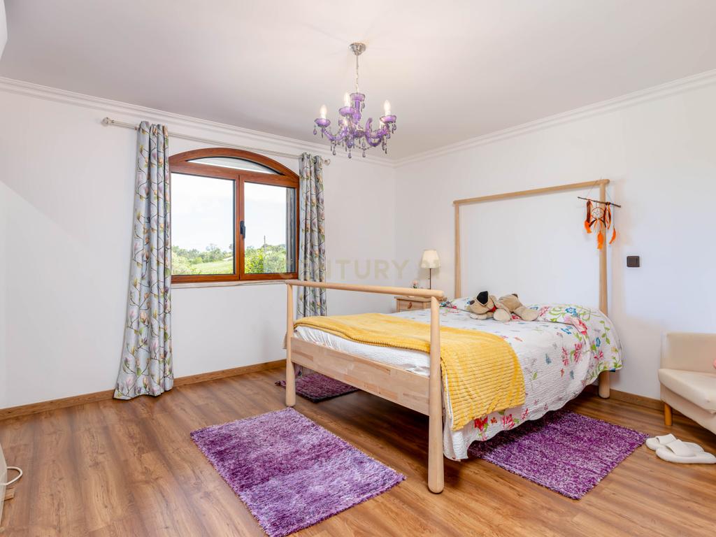 Espetacular Moradia T4 em Mafra com Jardim e Terraço - Image 34