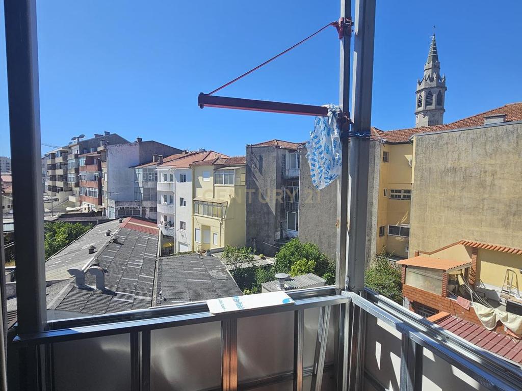 Fantástico T0+1 Duplex na Rua do Bonjardim – Porto - Image 6