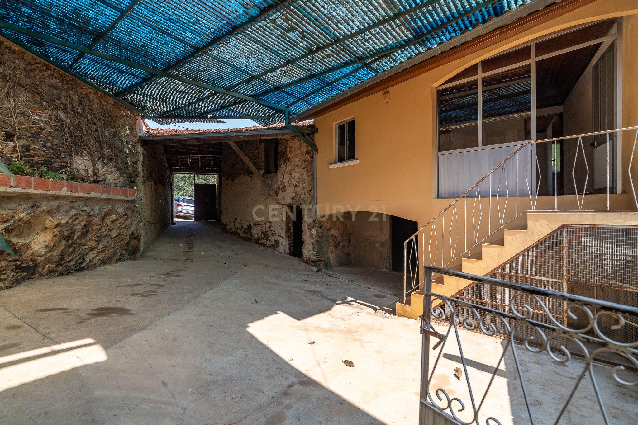 Fotografia 5 de Moradia Rustica T3 à venda em Ribeira de Aveledo – Penacova