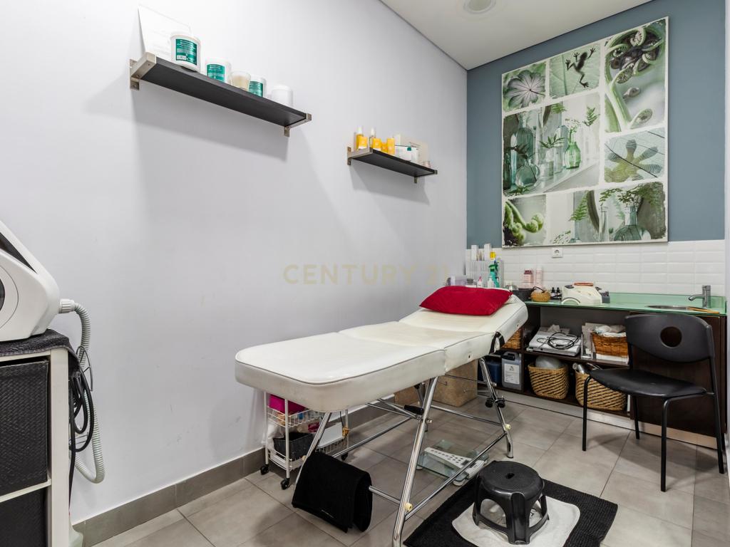Loja com 90 m² na Quinta do Bom Retiro, Sobreda - Image 12