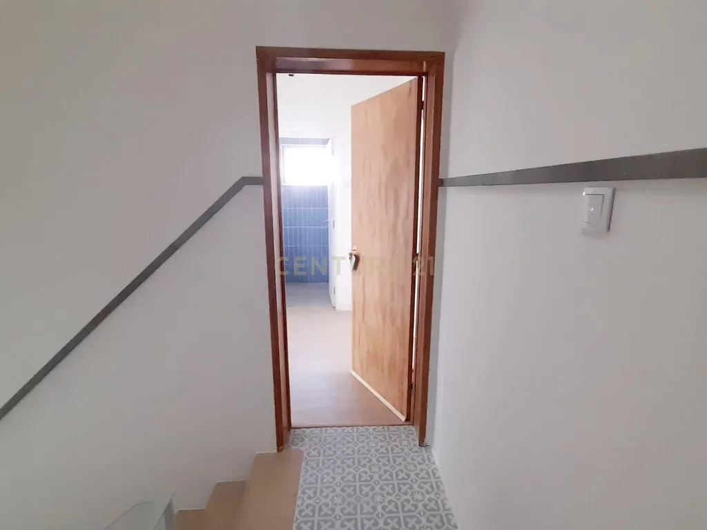 Apartamento t2 remodelado em zona muito sossegada de Santarém - Image 7