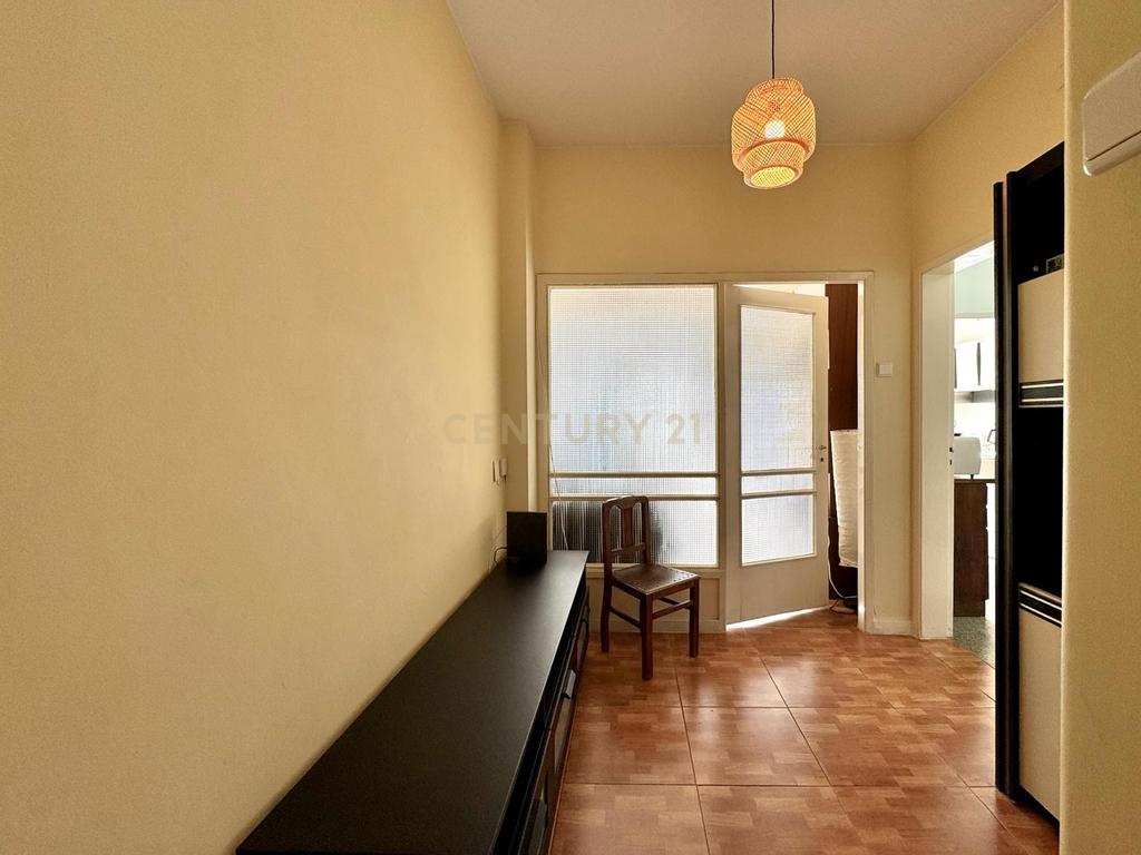 Fantástico Apartamento T2 com Varandas no Centro do Porto - Image 5