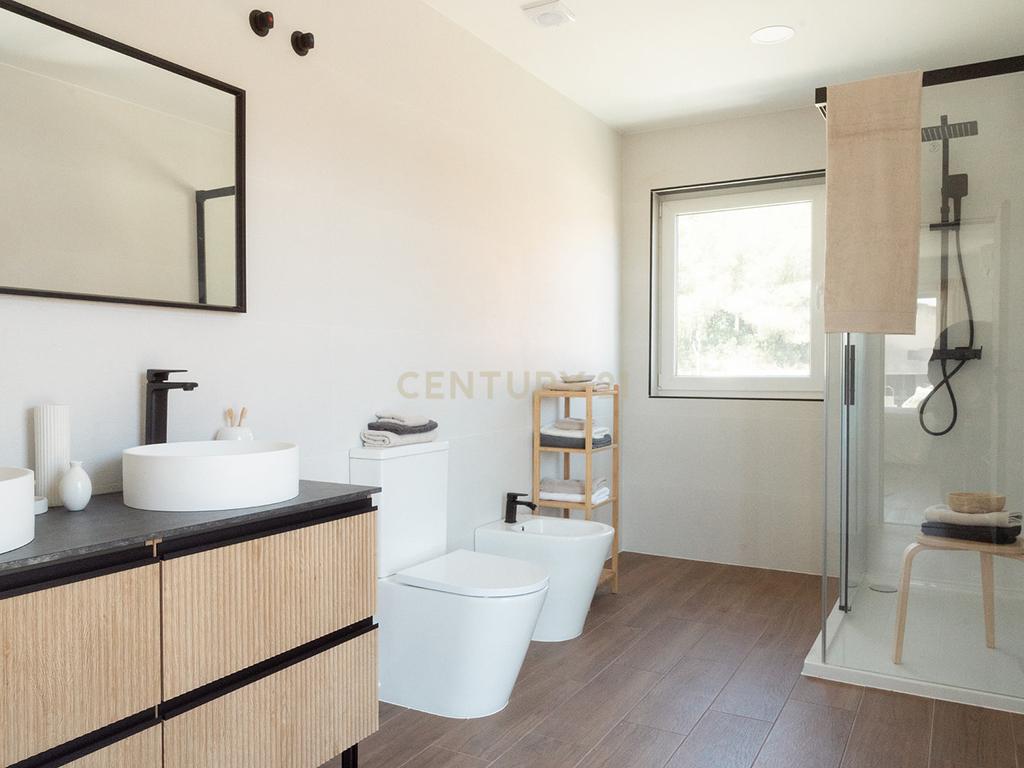 🏡 Casa nova em Cunit – Design, eficiência e conforto junto ao mar Estreie o seu lar ideal na rua Havana em Cunit! - Image 27