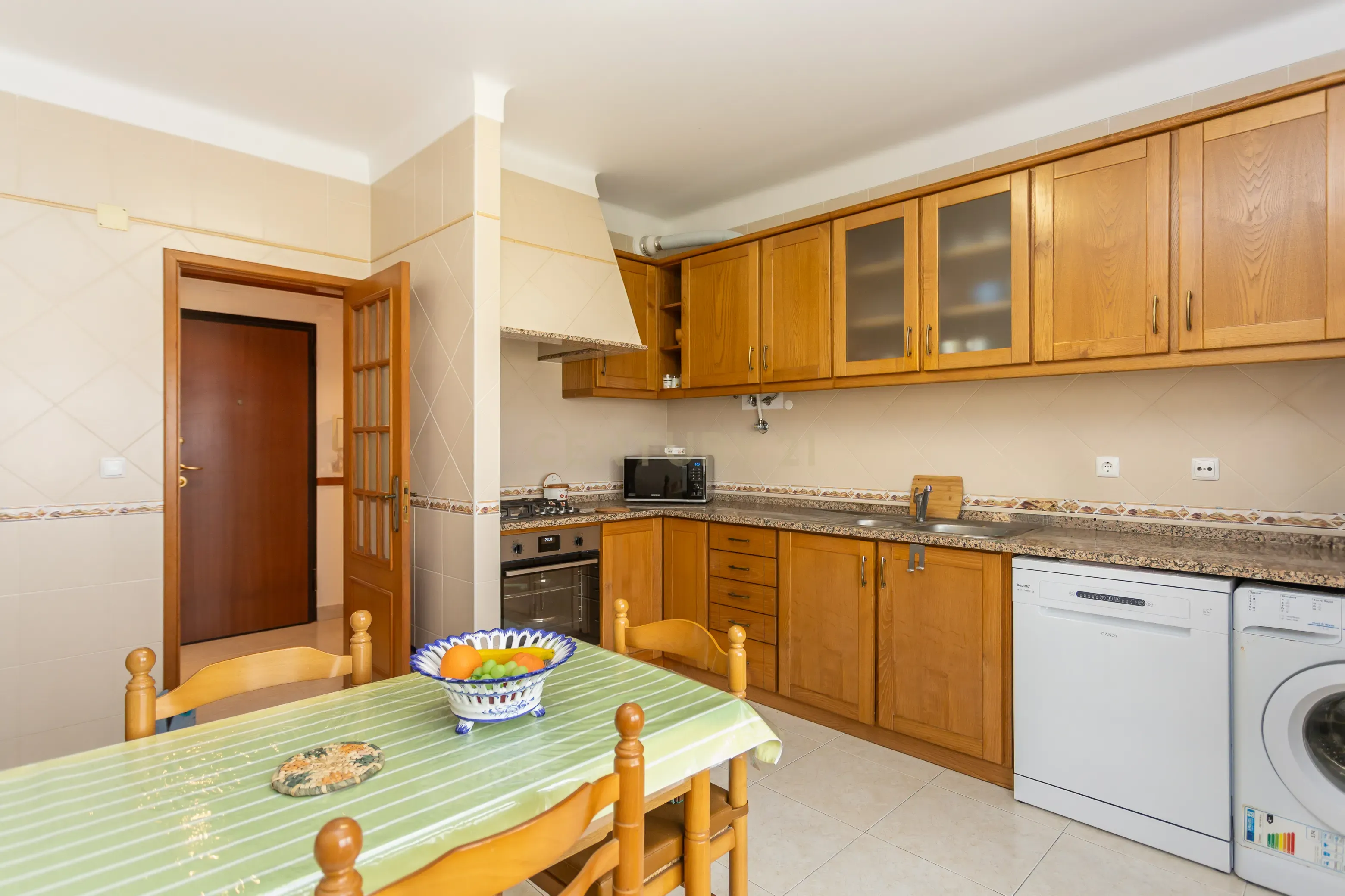 Apartamento T3 com Garagem e Boa Exposição Solar - Pinhal Novo - Image 5