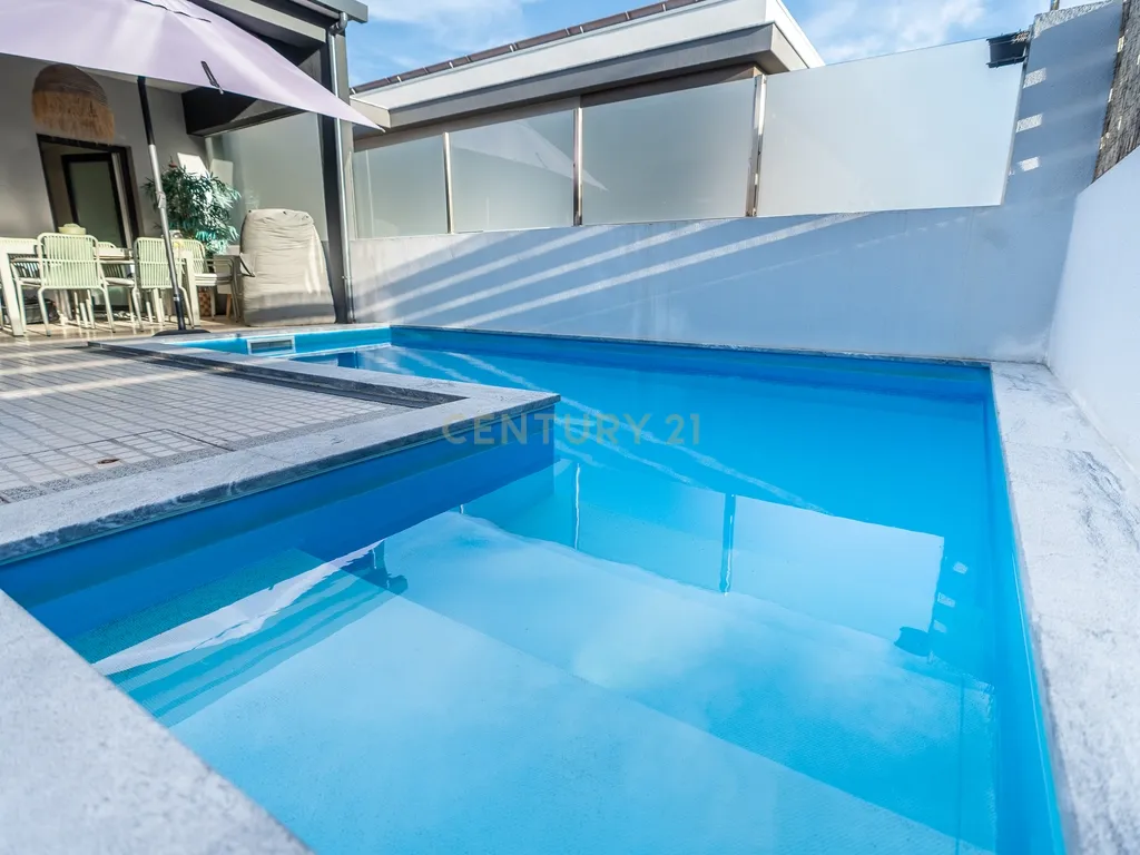 Moradia T3+1 Térrea de gaveto com Piscina, Domótica e Espaço Exterior | Fernão Ferro - Image 15