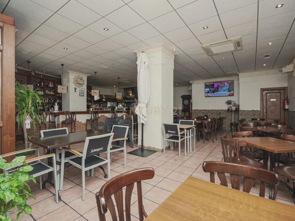 Traspasse de Café Bar totalmente operacional em Torrellano – Pronto para começar! - Image 27