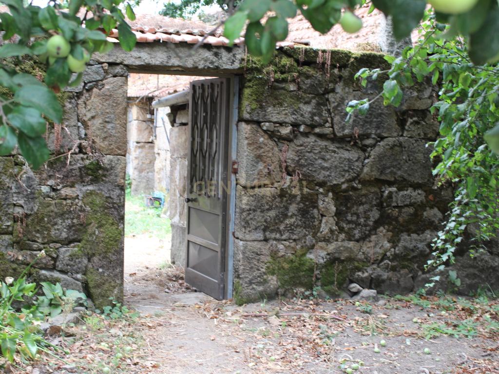 Moradia para restauro - oportunidade de investimento Paços de Ferreira, Figueiró - Image 7