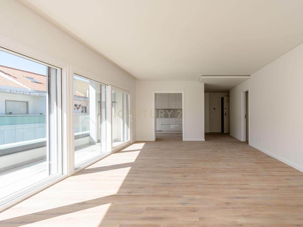 Exclusiva Penthouse T4 inserida num Empreendimento em Almada - Image 3