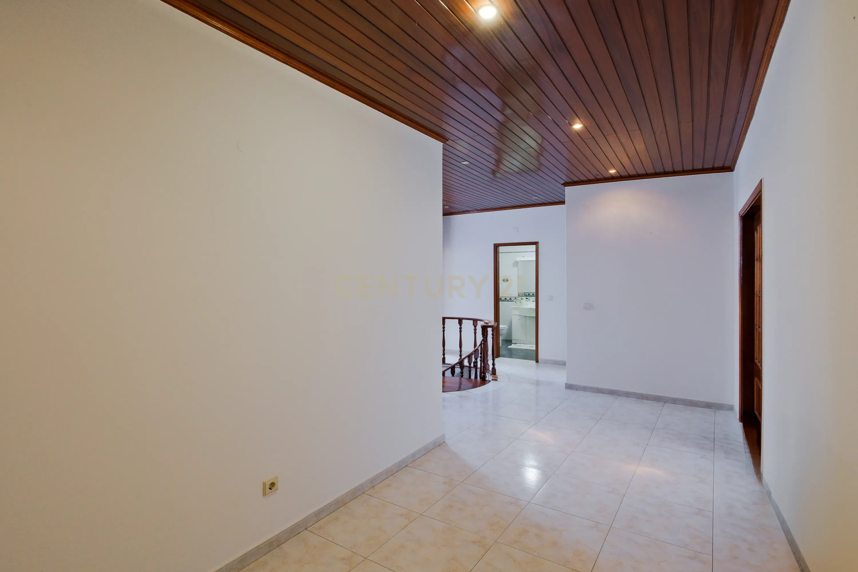 Duplex em Lisboa, Sintra: Espaço e Conforto com Vista Serra Sintra - Image 27