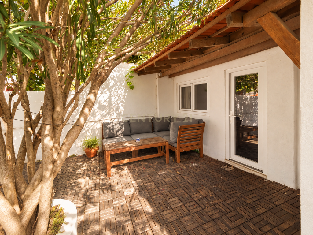 T1+2 dúplex com jardim privado e varanda - Image 27