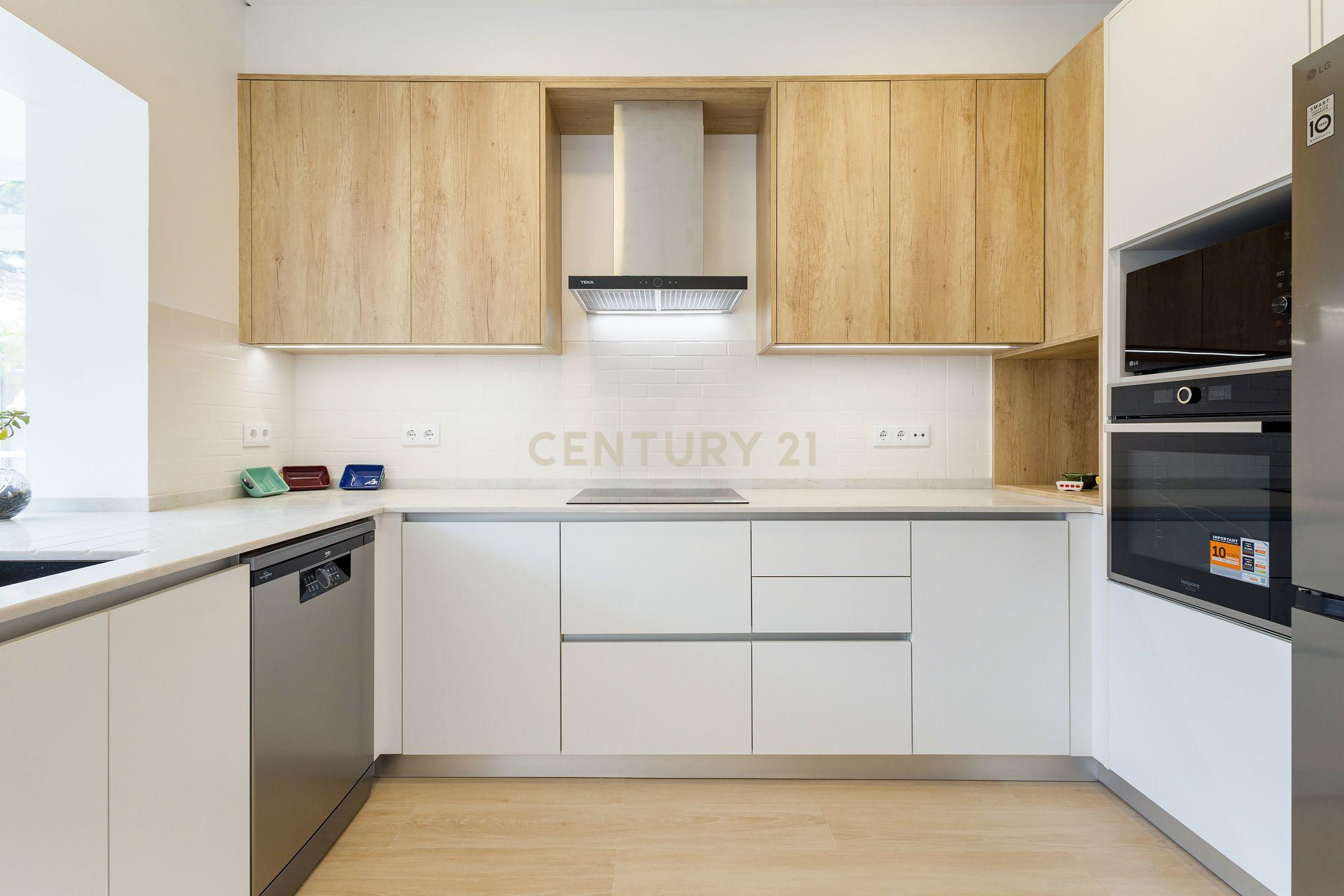 Fotografia 9 de Espetacular Moradia T4 em Colares, Sintra - 250m²