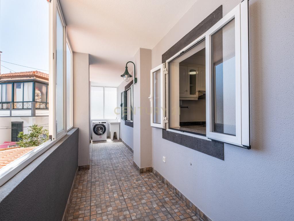 Apartamento T2 para Arrendamento – Centro do Funchal, Ilha da Madeira - Image 7