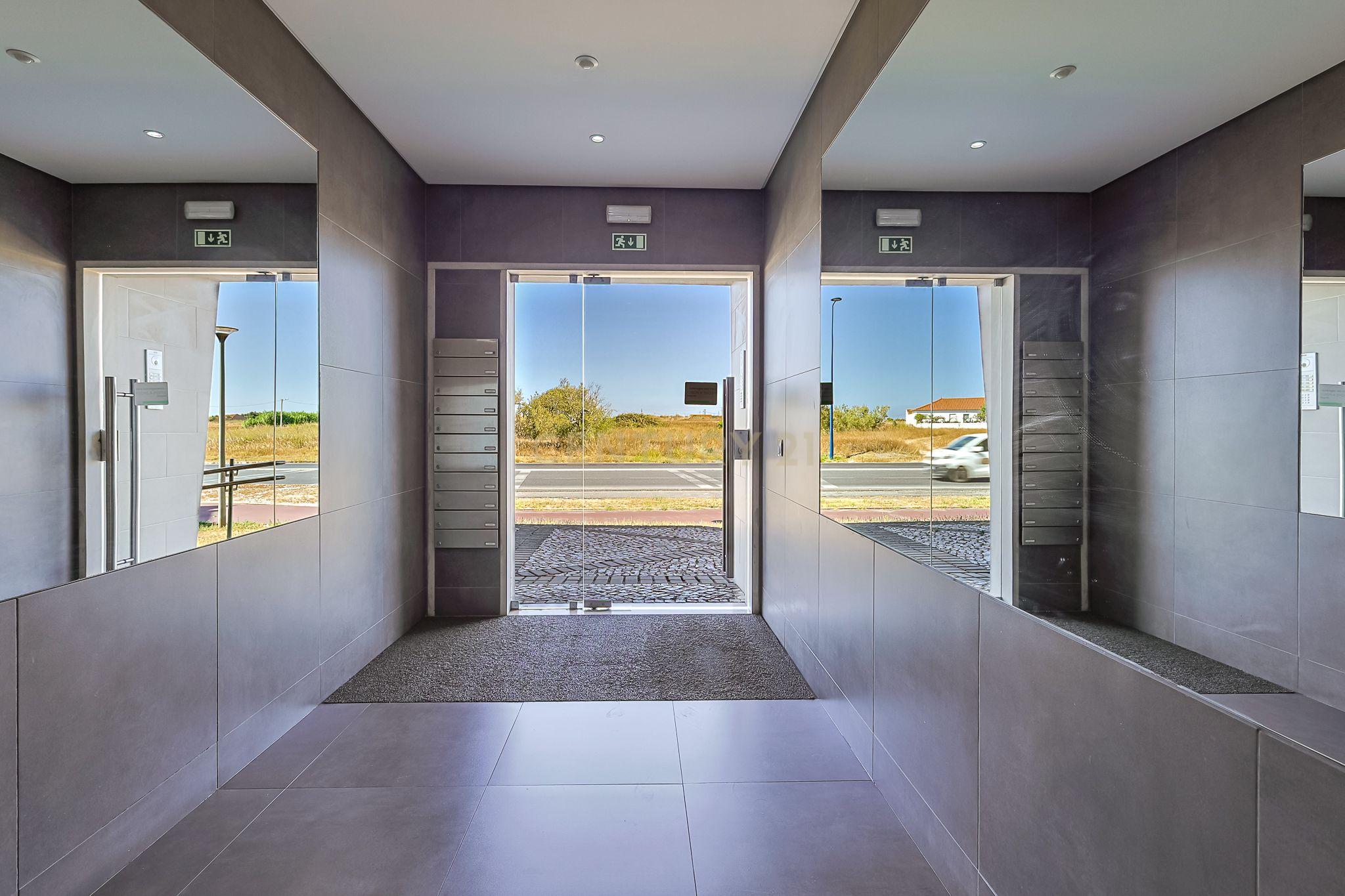 Fotografia 12 de T1 - Apartamento Moderno no Montijo para Arrendamento