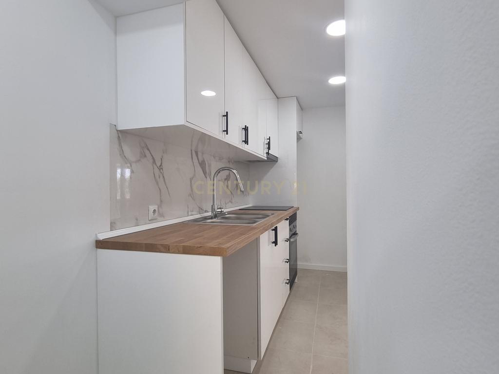 Apartamento Renovado T3 na Torre, Cascais - Image 7