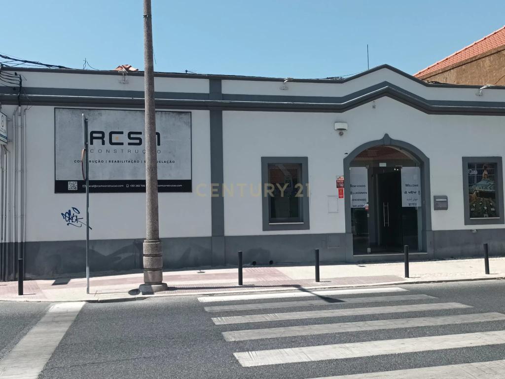 Escritório Renovado para Arrendamento Zona Central de Setubal - Image 13