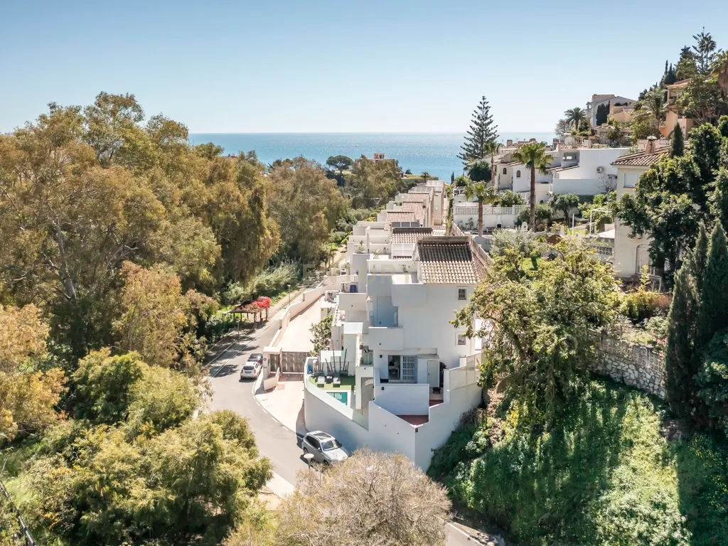 Moradia de Luxo a 500 Metros da Praia - Image 1