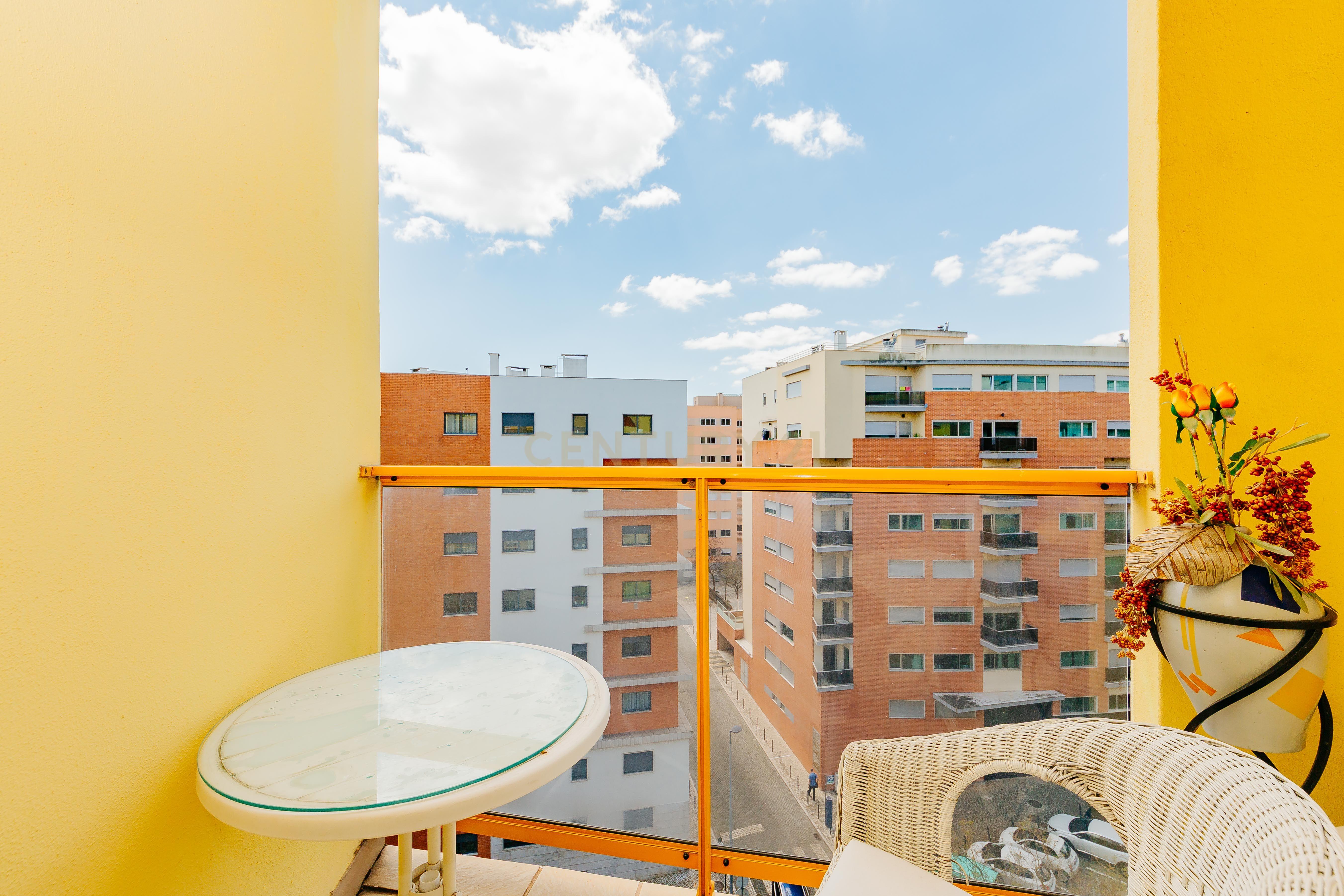 Apartamento T3 totalmente remodelado com Vista Panorâmica no Parque das Nações - Image 28