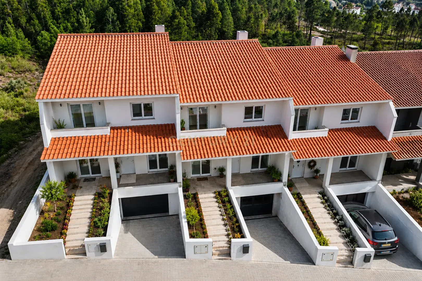Moradia T4 em construção com terreno - Miranda do Corvo