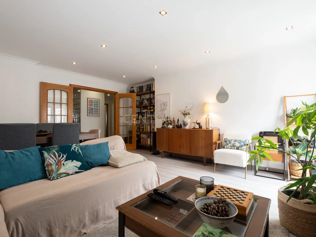 * ESPECTACULAR APARTAMENTO NO CENTRO DE MAFRA, COM VARANDA E PARQUEAMENTO * - Image 4