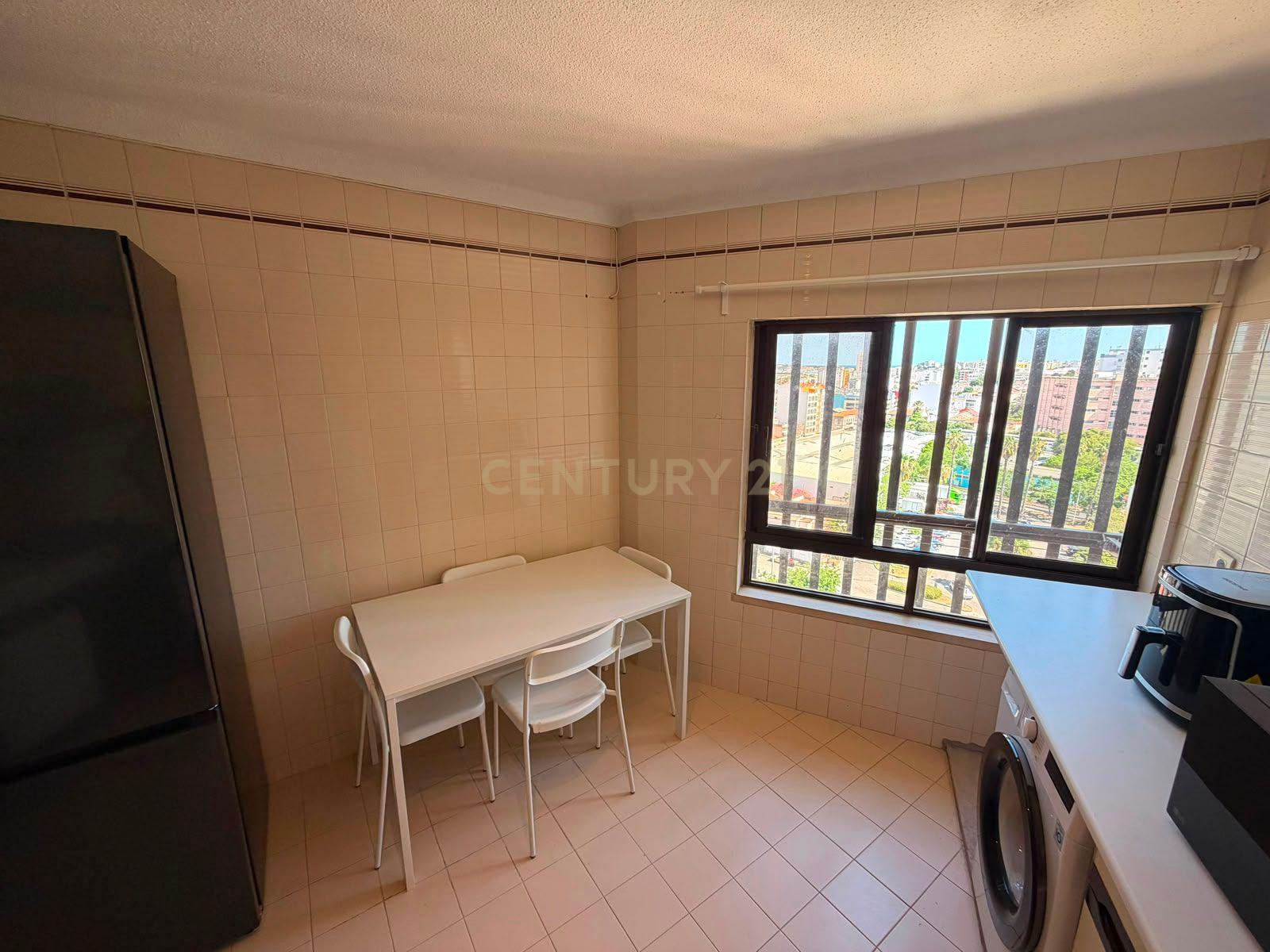 Fotografia 11 de Apartamento T2 com vistas deslumbrantes sobre o rio no centro de Portimão